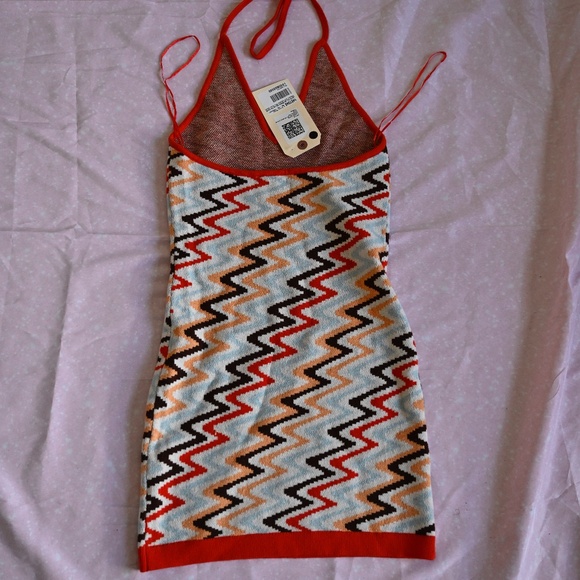 NWT Crush The Gateway Hug Mini Dress – Zig Zag Halter Knit (Size S) - Picture 3 of 4